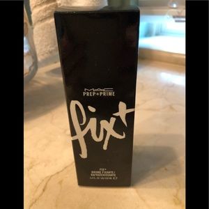 Mac Fix plus setting spray